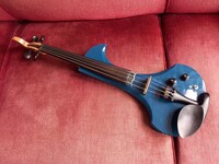 Elektrische Solidbody- Violine mit magnetischem REBO- Tonabnehmer